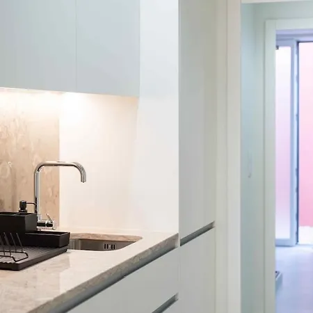 Pardal Rc B - Stylish Studio In Alcantara With Free Parking Nearby *