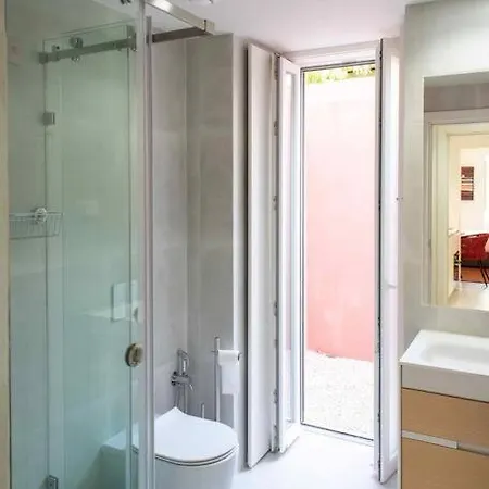 Pardal Rc B - Stylish Studio In Alcantara With Free Parking Nearby 아파트