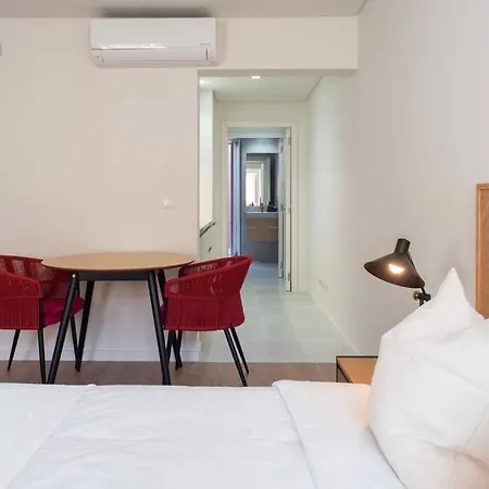 Pardal Rc B - Stylish Studio In Alcantara With Free Parking Nearby 아파트